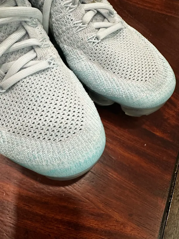 Great Nike Air VaporMax Flyknit in a white/teal colorway size 10 for women - Image 13