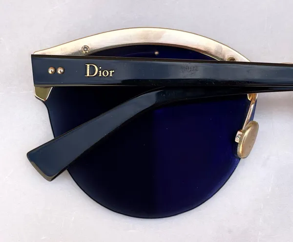 Christian Dior women’s Emprise 63mm limited edition RHLA9 gold/black sunglasses - Image 6