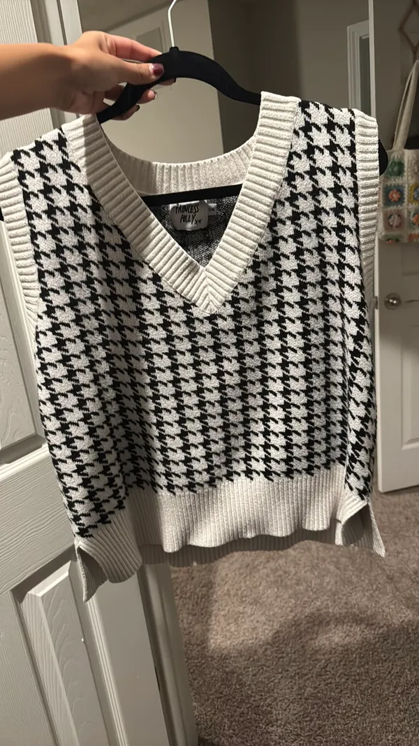 Princess Polly Sweater Vest Houndstooth - Image 2