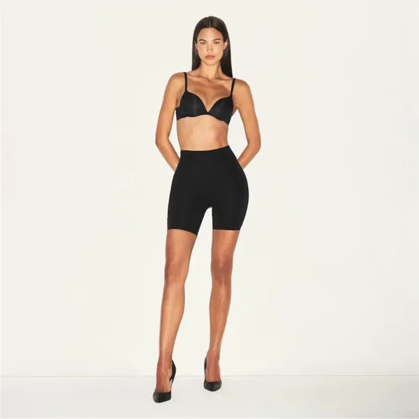 SKIMS Booty Hip Enhancing Shaping Mid‎ Thigh Short, Size XS NWT - Image 7