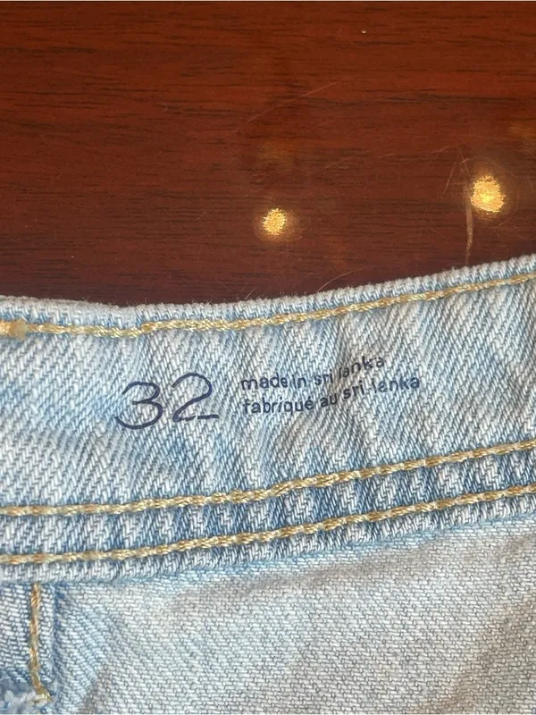 Pilcro Modern High-Waisted Baggy Barrel Jeans in Light Wash Denim Size 32 - Image 6