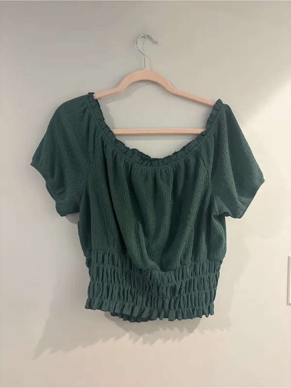 Short Sleeve Smocked Hem Blouse in Dark Green Size L - Image 2
