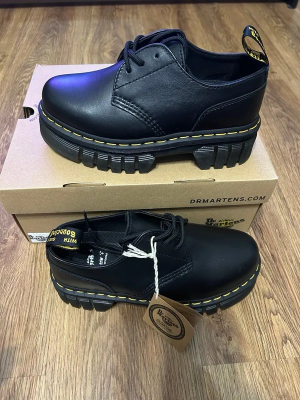 DR MARTENS Audrick 3 eye black leather platform lace up oxfords shoes sz 7 new - Image 8