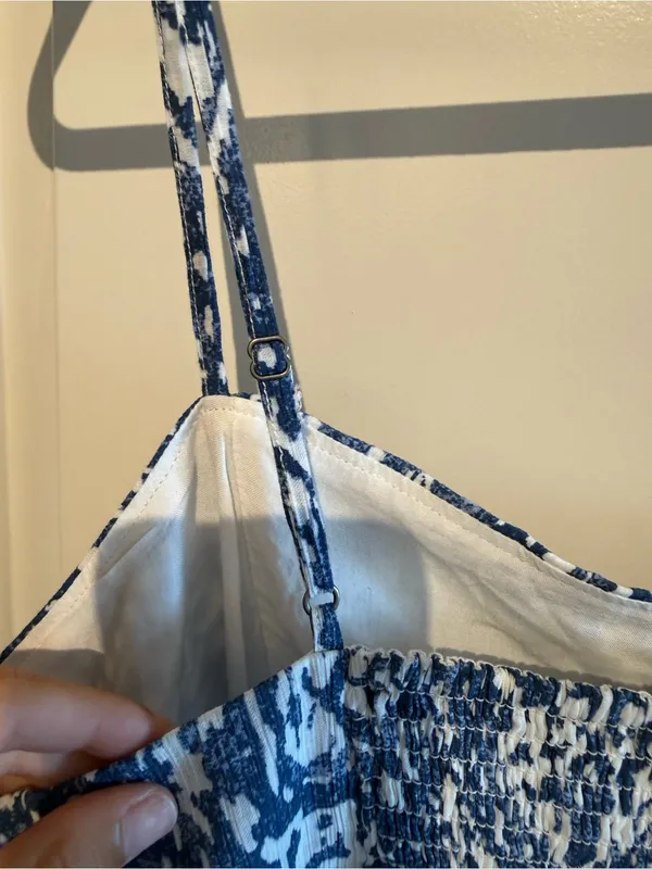 Abercrombie & Fitch Navy and White Printed Cami Crop Top - Image 6