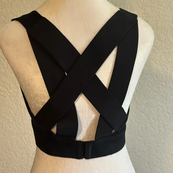 Fabletics Black Cross Back Large Sports Bra Tank Top Athletic Workout‎ Yoga - Image 7