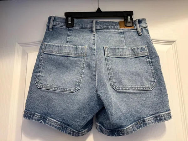 American Eagle Jean Shorts 6” Super High Waisted Relaxed Short - Image 2