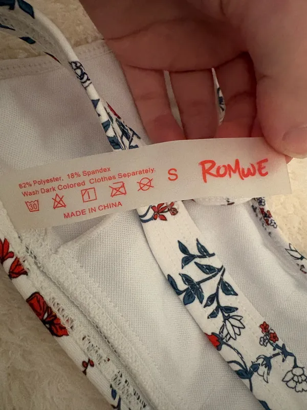 Romwe Red and White Floral Bikini Set Size S - Image 3