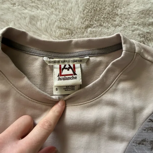 Avalanche women’s crew neck sweatshirt - Image 3