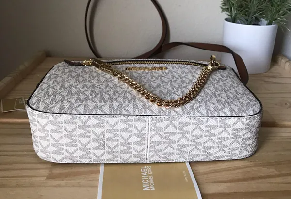 Michael Kors Purse - Image 7