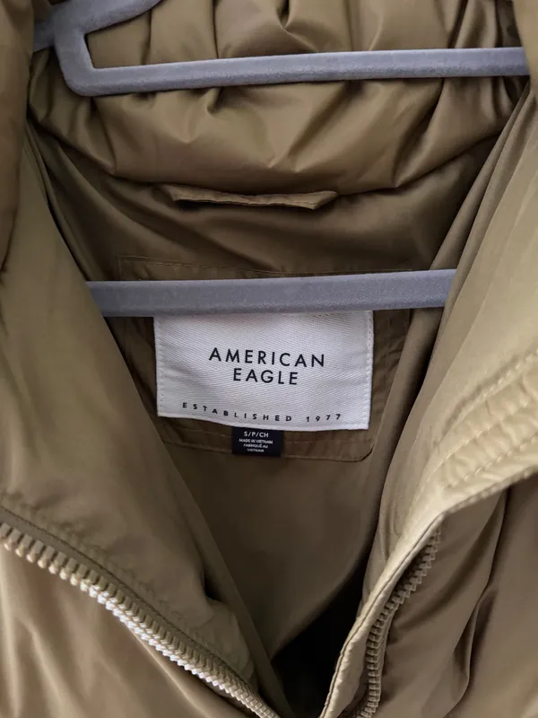 American Eagle Outfitters Puffer Jacket - Image 4