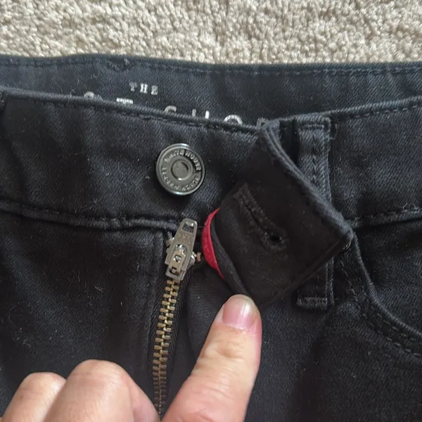 White House Black Market High Rise Sculpt‎ 5-Inch Black Denim Shorts size 6 - Image 5