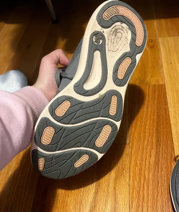 Lululemon Chargefeel Sneakers Grey And Pink Size 8 - Image 2