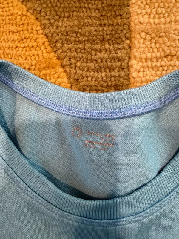 Offline by Aerie Sidewalk Seamless Crop Top Light Blue Workout Shirt Size Small - Image 2