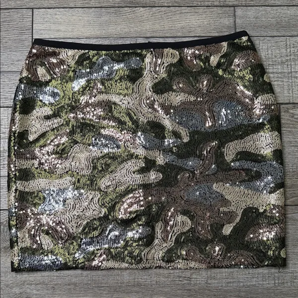 Glamorous Sequin Mini Skirt in Black and Gold Silver Size M - Image 3