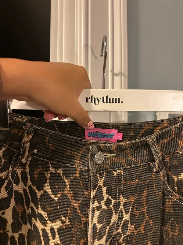 Edikted Cheetah Jeans - Image 3