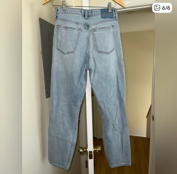 Abercrombie & Fitch Women's Light Wash High Rise Jeans 27 Long - Image 6