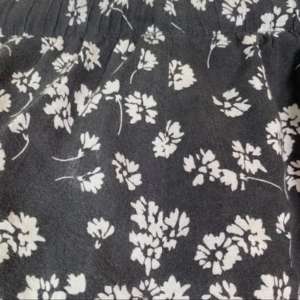 LLD Grey & White Floral High Rise Booty Lounge Shorts - Image 3