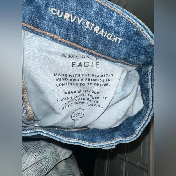 NWT Curvy Straight American Eagle Jeans 
Size:2 - Image 5