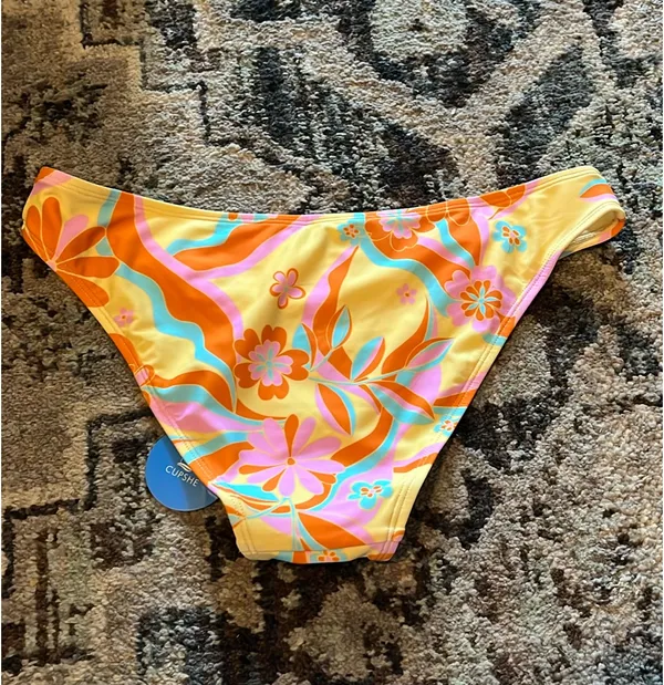 Cupshe Bikini Bottoms - Image 2