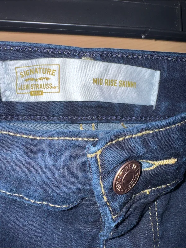 Signature by Levi Strauss Women’s Plus Size Skinny Jeans in Dark Indigo - Image 2