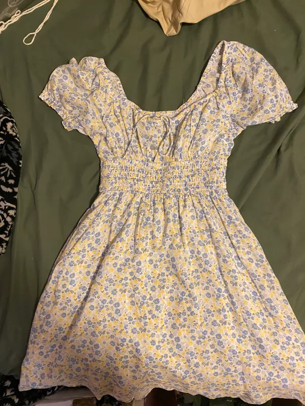 Hollister Blue and Yellow Floral Mini Dress - Image 5