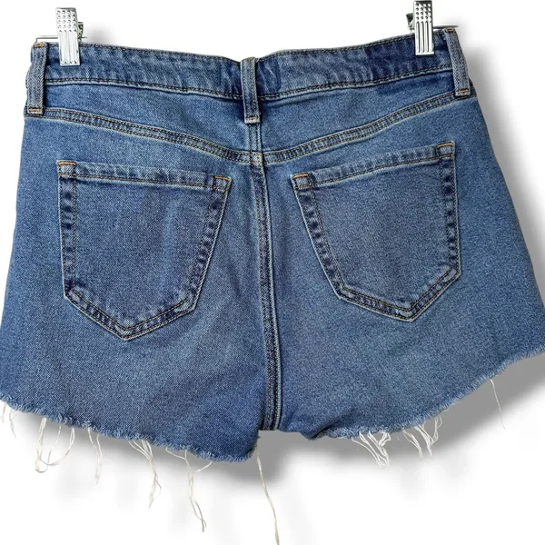 Abercrombie & Fitch Medium Wash The Skinny High Rise Frayed Raw Hem Denim Shorts - Image 3