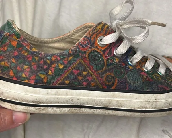All Stars Custom Hand drawn peach sneakers size 7 - Image 3