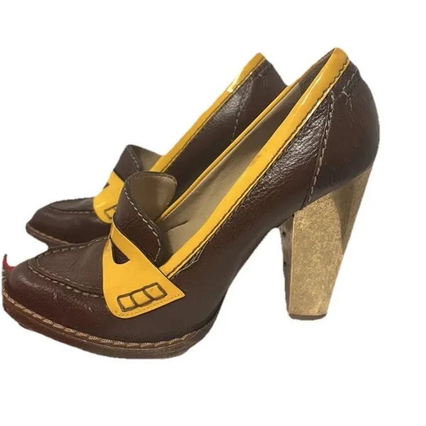 Dolce & Gabbana vintage two-tone penny loafer block heels 1970s retro aesthetic. - Image 4