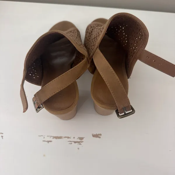 Tan and brown sandals #tan #brown - Image 3