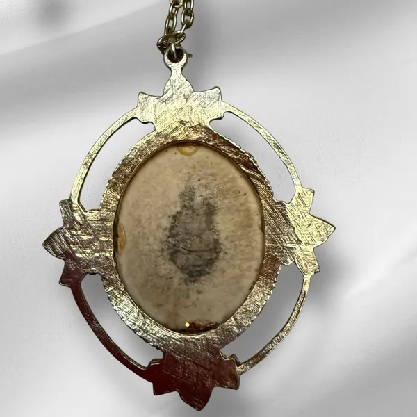Vintage Hand Painted Bird Pendant‎ Costume Necklace - Image 3