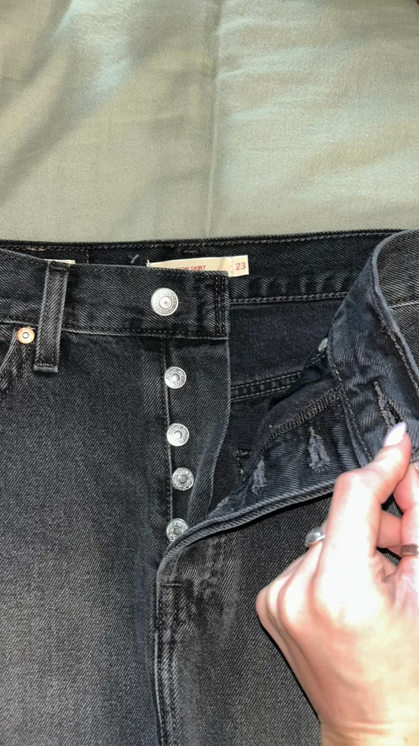 Levi’s Mini Denim Skirt - Image 8