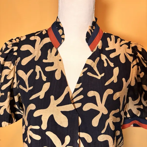 THML Puff Sleeve Blouse Black Beige‎ Abstract Print Mandarin Collar Size S - Image 4