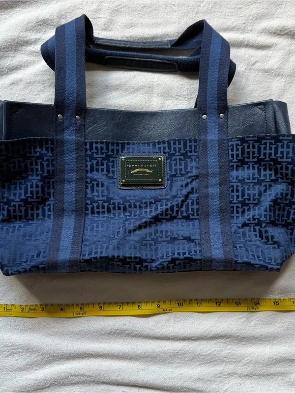 Tommy Hilfiger Navy and Midnight Blue Jacquard Logo Tote - Image 9
