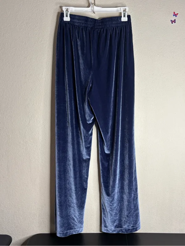 Pink velour set hoodie and track pants size medium - Image 4