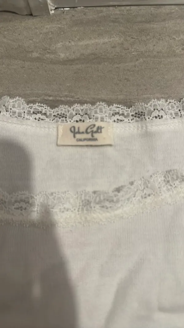 Brandy Melville Cropped Tops - Image 3