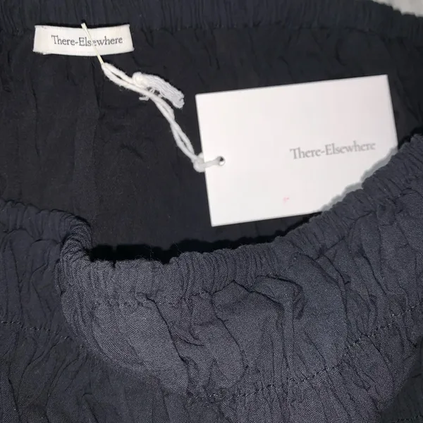 There Elsewhere crinkle Black Ruched Bubble Midi Skirt size L - Image 6