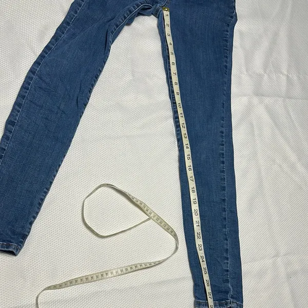 PacSun Blue Skinny Jeans Classic Denim Style - Image 4