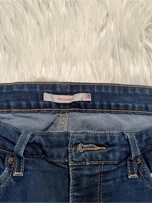 Levi's Women's Size 29 711 Skinny Jean Dark Wash Rinse Mid-Rise Stretch Cotton - Image 9