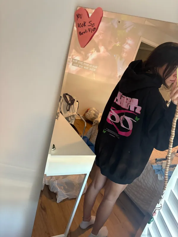 Boohoo Sweatshirt - Image 3