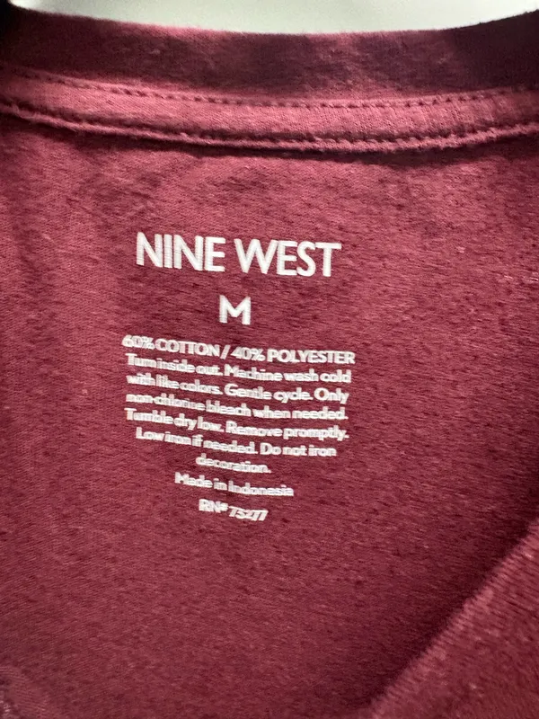 Nine West Burgundy Graphic Print 'Raising Kind Humans' T-Shirt Women's Size M - Image 3