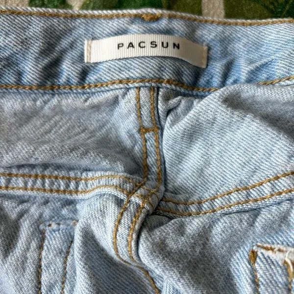 PacSun distressed button fly vintage high rise denim shorts size 30 100% cotton - Image 2