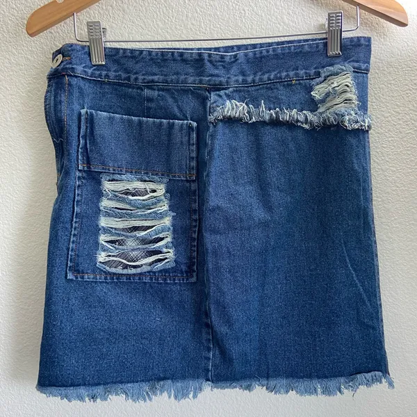 POL L Women Distressed Blue Jean Front Patchwork Pockets Button Zip Denim Skirt - Image 5
