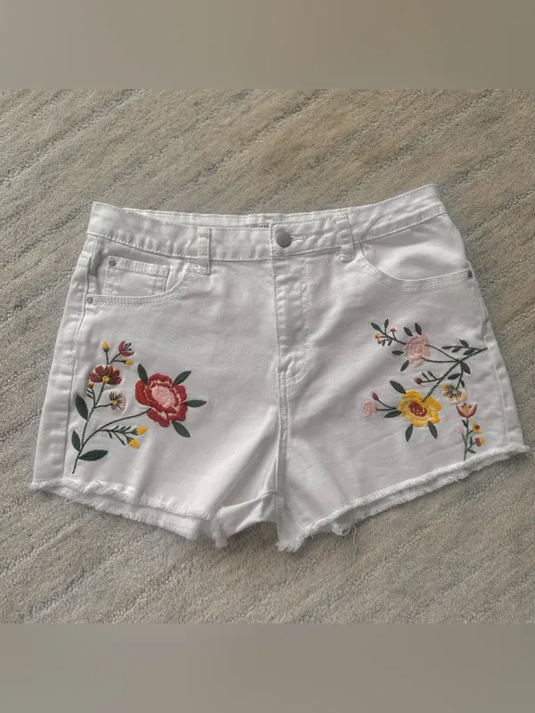 Blu Pepper Vintage High Waisted Embroidered Cutoff Shorts - Image 2