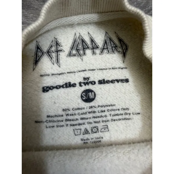 Def Leppard Love Bites Graphic Sweatshirt S Cream Goodie Two Sleeves Oversized - Image 4