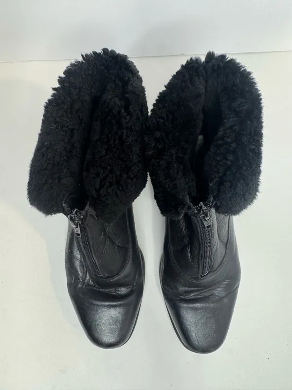 La Canadienne Black Leather Shearling Front Zip Ankle Boots Womens Size 7.5 - Image 2
