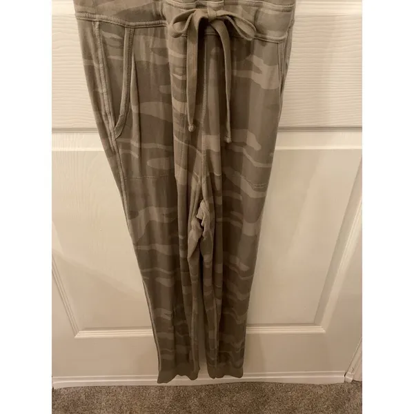 Thread & Supply Sage Camo Soft Elastic Waist Jumper, S - Image 5