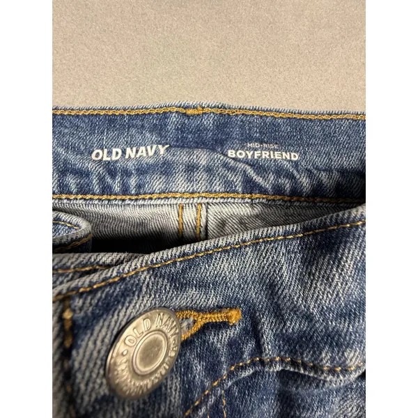 Old Navy Mid-Rise Boyfriend Jeans Medium Wash Blue Denim Women Size 4 - Image 2