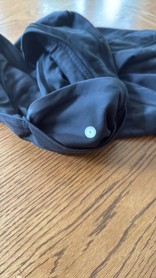 Lululemon Black Camo Leggings 25" - Image 4