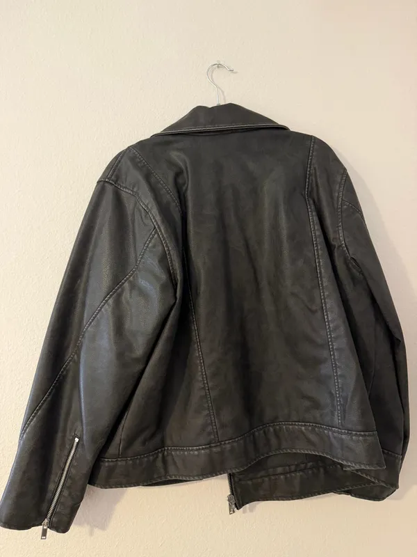 Universal Threads Leather jacket - Image 5