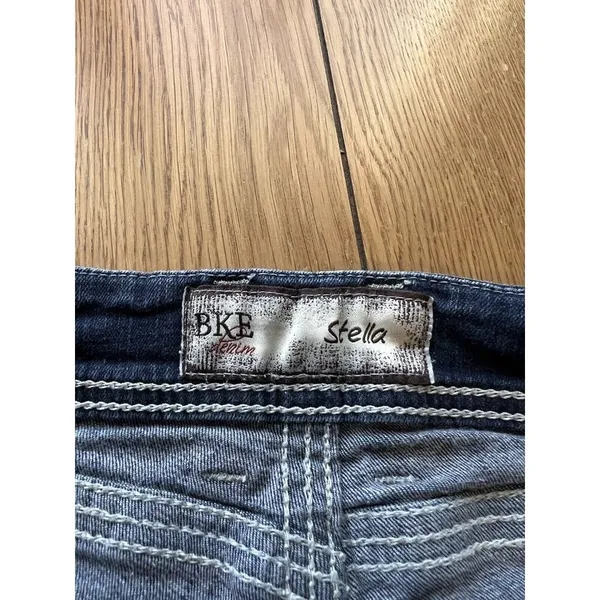 BKE STELLA Denim Blue Jeans Women's Size 27 24" CROP 3" Single Cuff Preppy Party - Image 5